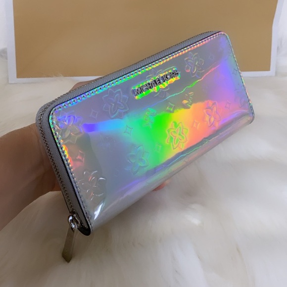 Michael Kors Handbags - New💃Michael Kors Jet Set Zip Continental Wallet